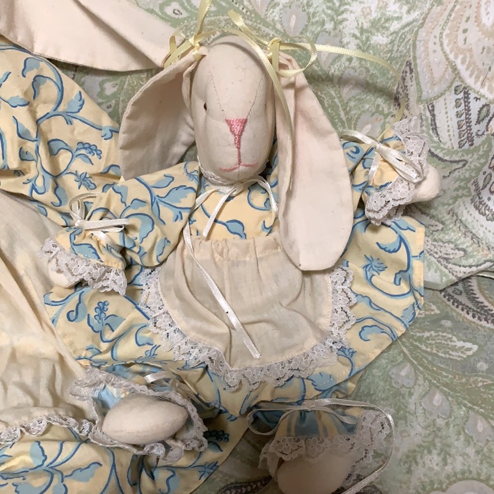 Handmade Mommy/ Baby Rabbits - Picture 3 of 6